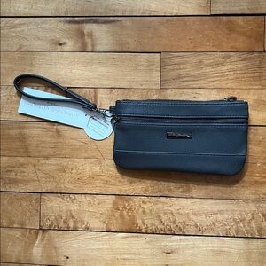 NWT W’s Adrienne Vittadini Charcoal Wristlet